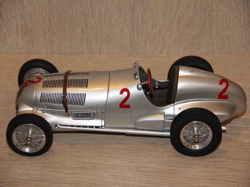 MERCEDES-BENZ W125 Č.2 1937 (LIMIT 1000 KS)