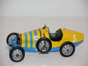 bugatti-t35-no.5-v-narodnich-barvach---svedsko------cmc-.jpg