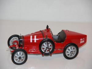 bugatti-t35-no.11-v-narodnich-barvach---italie------cmc-.jpg