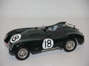 jaguar-c-type-no.18-24h-le-mans---rolt-hamilton-----1953--cmc--limit-1500ks..jpg